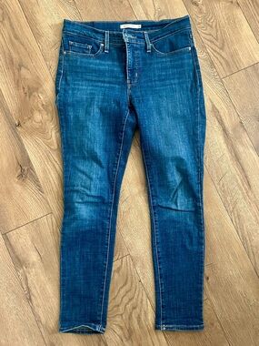 Levi’s Women's Dark Blue Skinny Jeans
